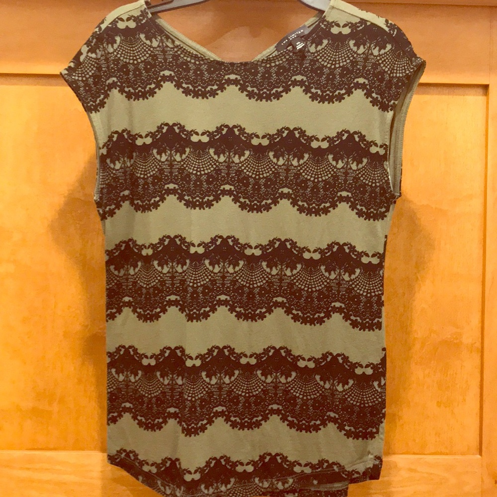 The Limited cap sleeve tee
